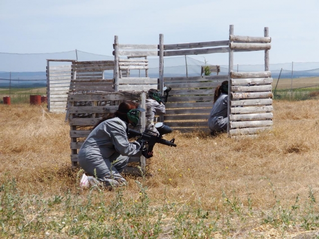 Jugadoras tras las protecciones